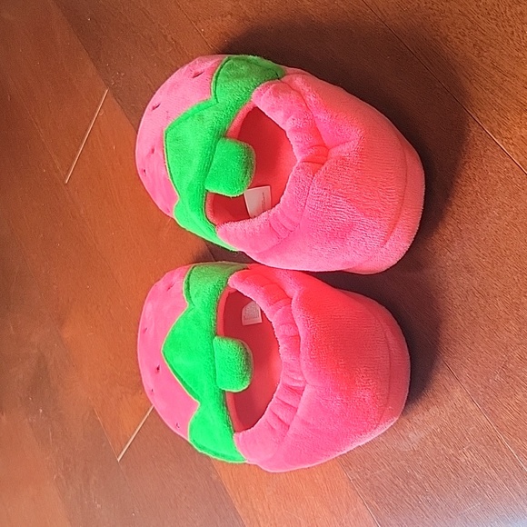 LIKE NEW Harper Canyon Watermelon Slippers - Picture 3 of 5